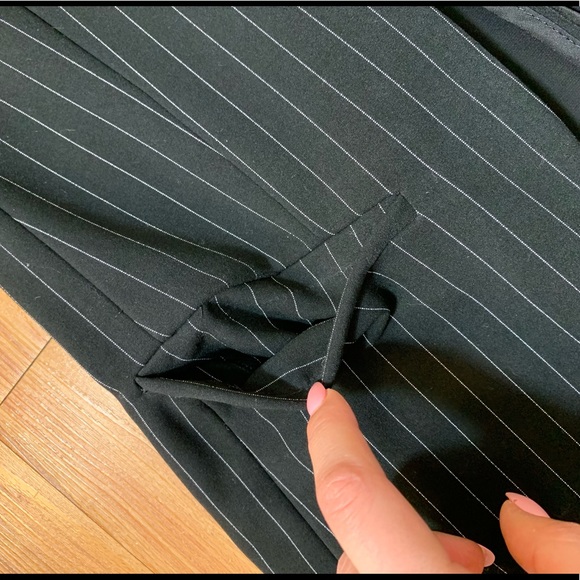 DKNY Pinstripe Black Fitted Blazer Jacket - Picture 5 of 10